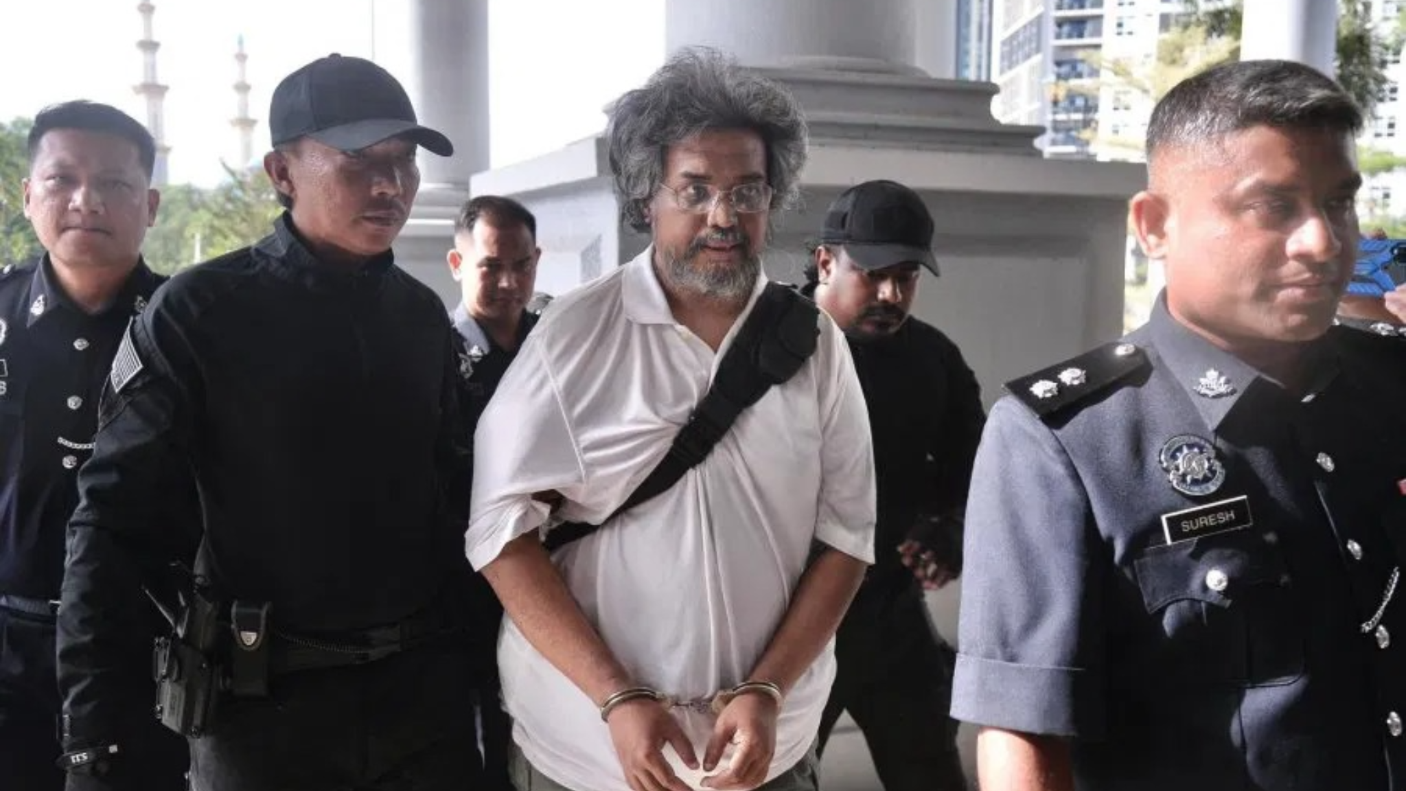 惊悚冰箱藏尸案|中年男子被控弑母三年后自首