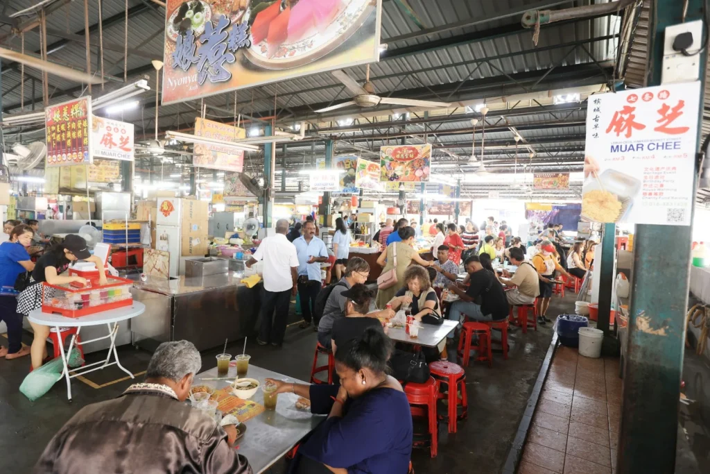 街边咖啡店：新规引发公众讨论与观点碰撞